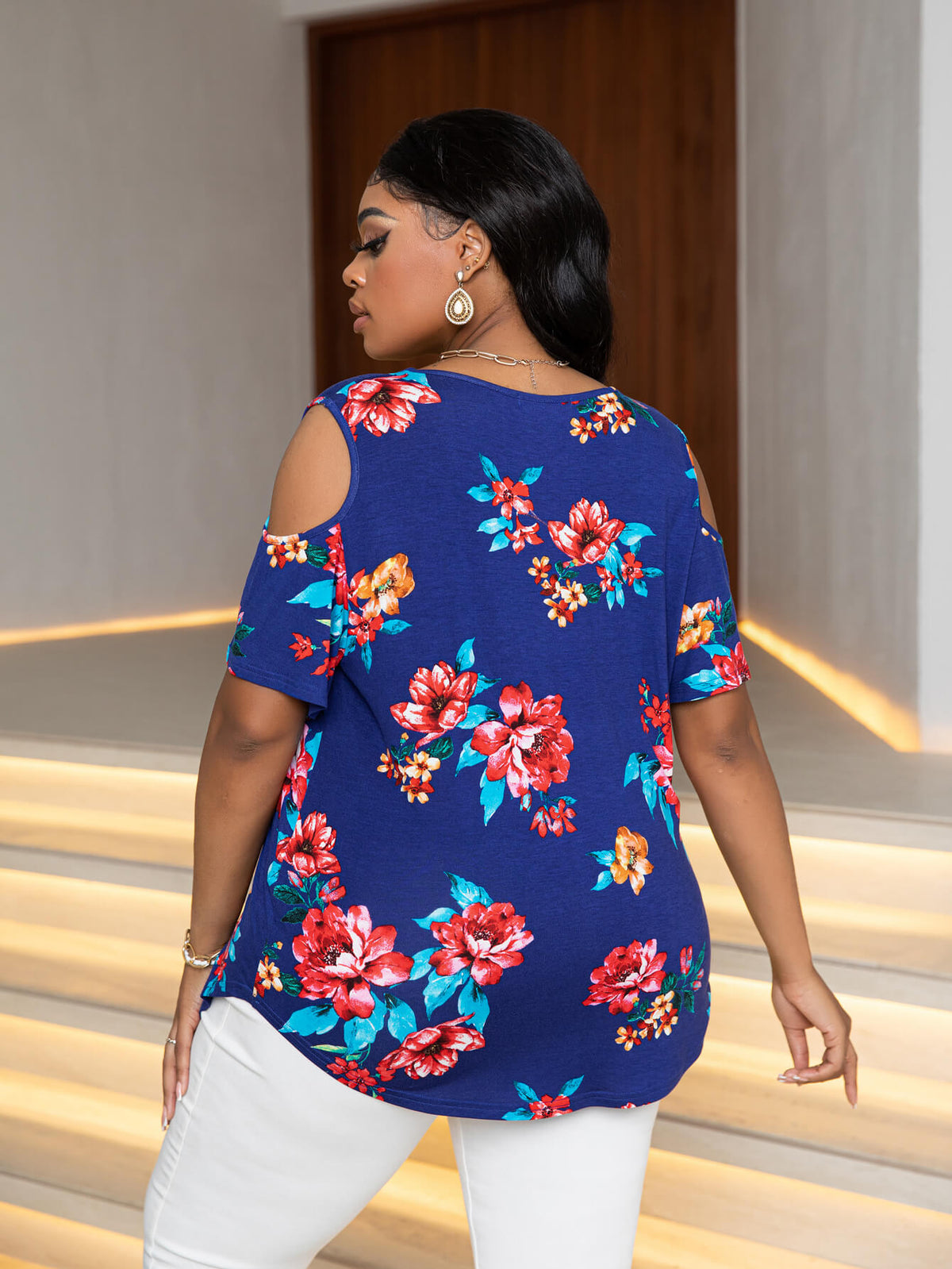 Plus Size Cold-Shoulder Round Neck Curved Hem Tee